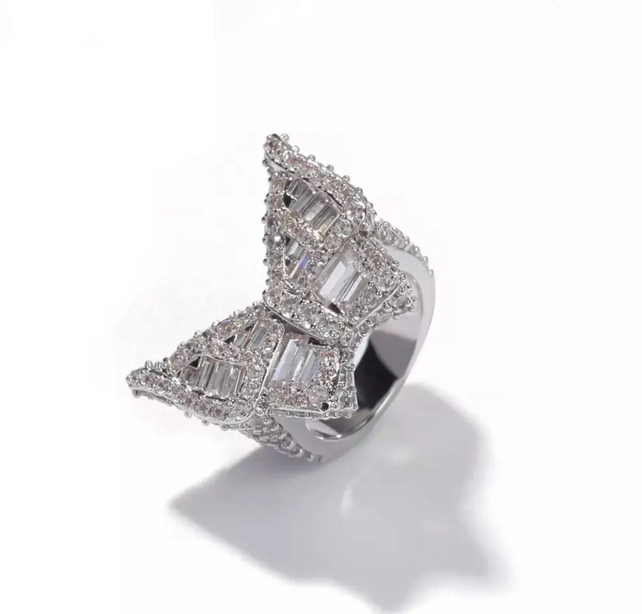 Butterfly baguette ring - BizaarFashionCrush