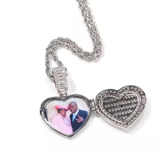 Custom heart photo lock necklace - BizaarFashionCrush