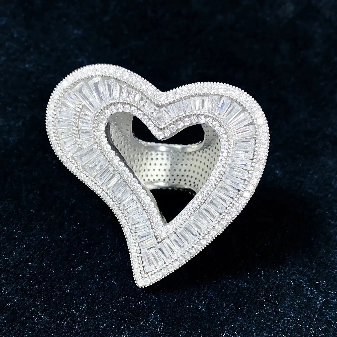 Oversized open heart ring - BizaarFashionCrush